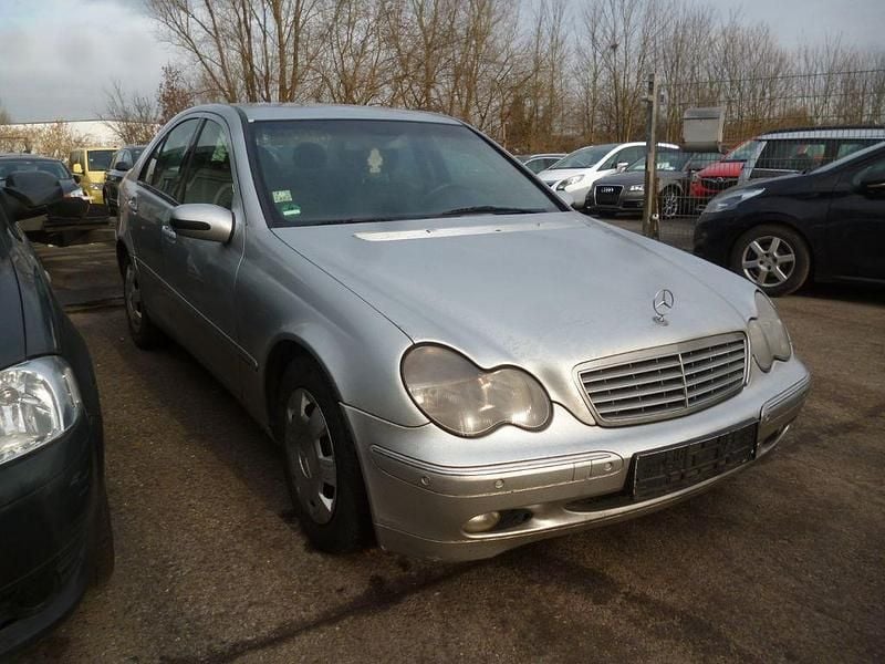 Silber Gebraucht 2002 Mercedes C200 Elegance Limousine | 1.750 € (Superpreis) - Bild 1/4