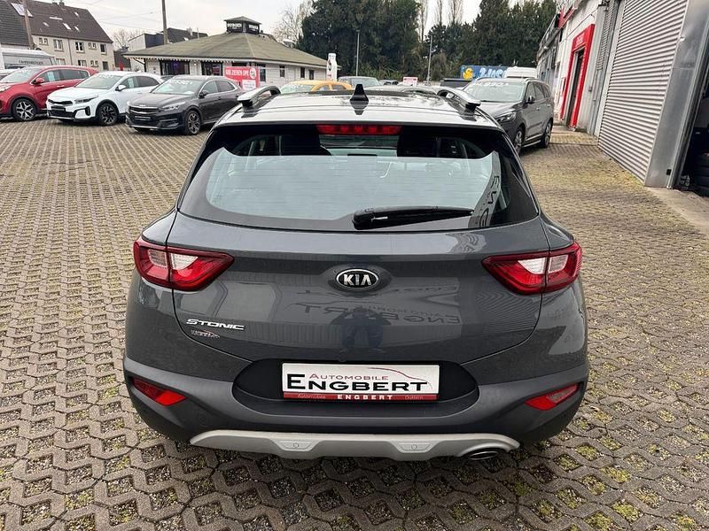 Gebraucht Kia Stonic Vision 84 PS (61 kW) 2021 Grau SUV