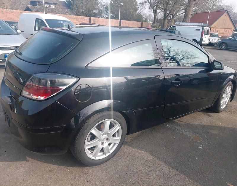 Gebraucht Opel Astra GTC 115 PS (84 kW) 2008 Schwarz Limousine