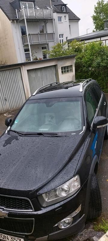 Schwarz Gebraucht 2012 Chevrolet Captiva SUV | 6.500 € - Bild 1/4