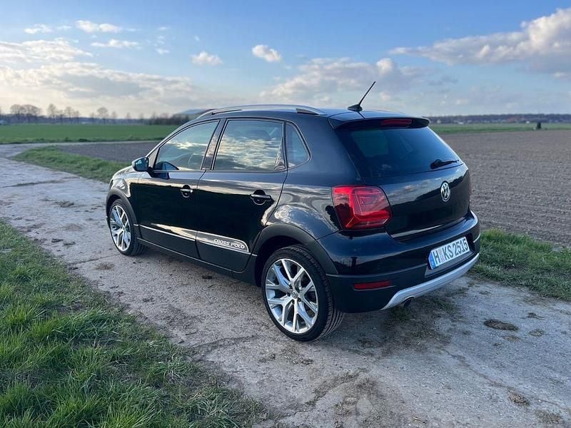 Gebraucht VW Polo Cross 90 PS (66 kW) 2014 Schwarz Kleinwagen