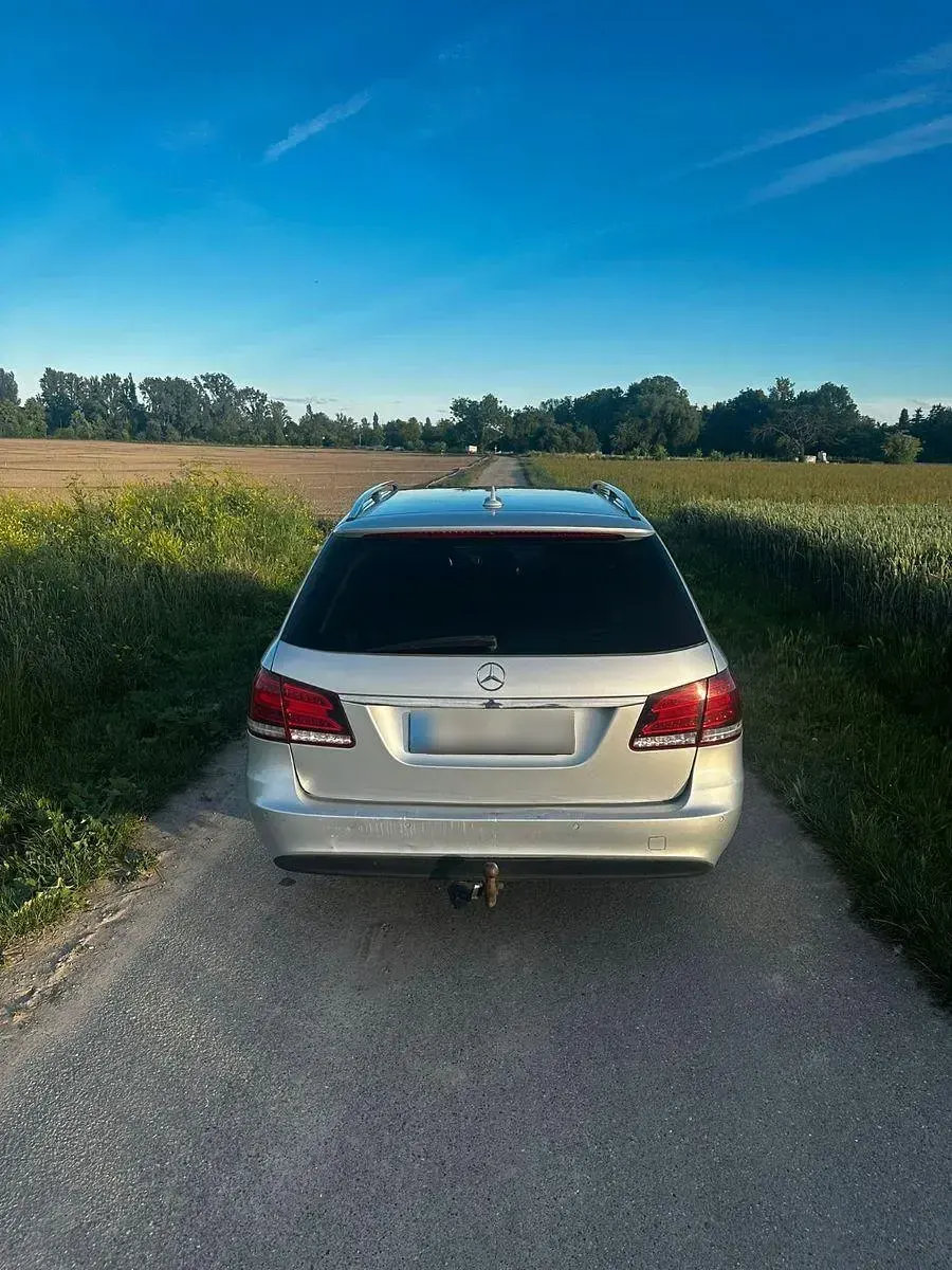 Gebraucht Mercedes E250 204 PS (150 kW) 2016 Silber Kombi