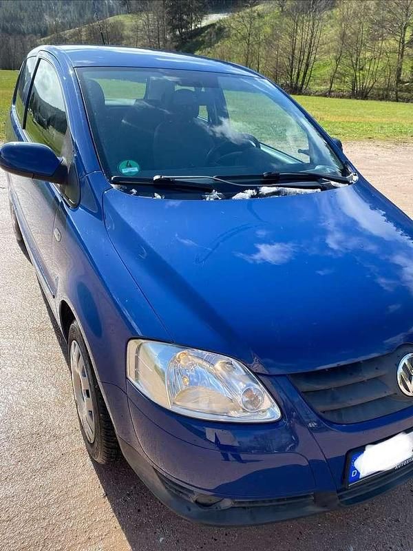 Gebraucht VW Fox 54 PS (39 kW) 2008 Blau Kleinwagen