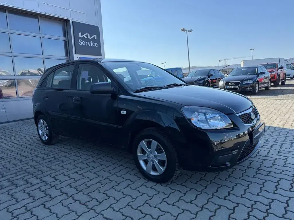 Usata Kia Rio 97 CV (71 kW) 2009 Nero Berlina