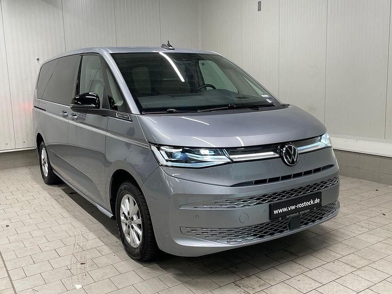 Gebraucht VW Multivan Style 150 PS (110 kW) 2024 Silber Van