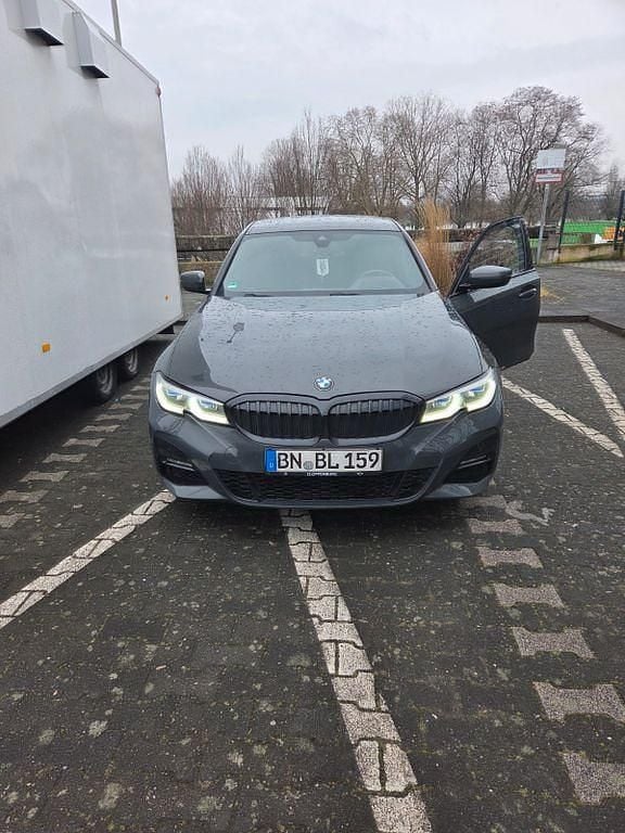 Gebraucht BMW 320 M Sport 190 PS (139 kW) 2019 Grau Limousine