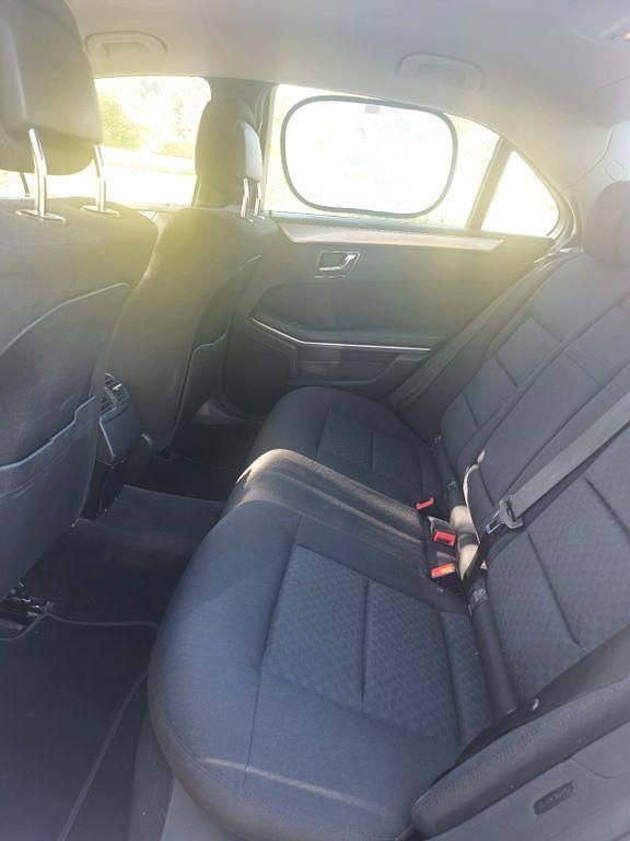 Second-hand Mercedes E250 204 CP (150 kW) 2009 Maro Berlinǎ