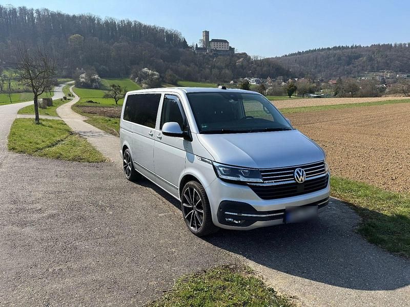 Second-hand VW Multivan Highline 204 CP (150 kW) 2021 Argintiu Monovolum
