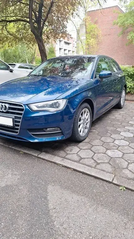 Gebraucht Audi A3 Attraction 105 PS (77 kW) 2013 Blau Kombi