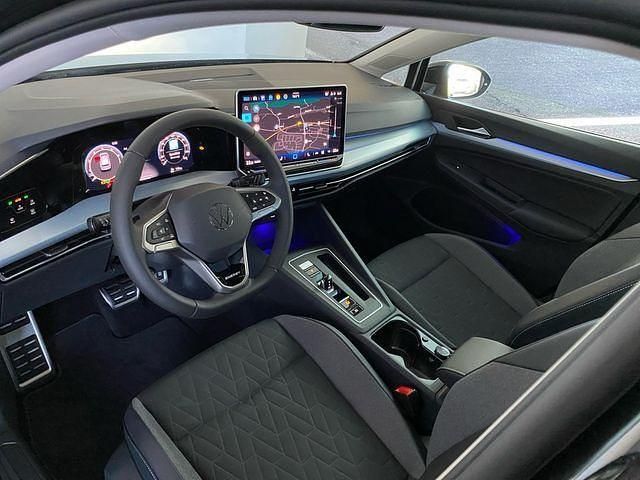 Gebraucht VW Golf VIII 150 PS (110 kW) 2025 Schwarz Limousine