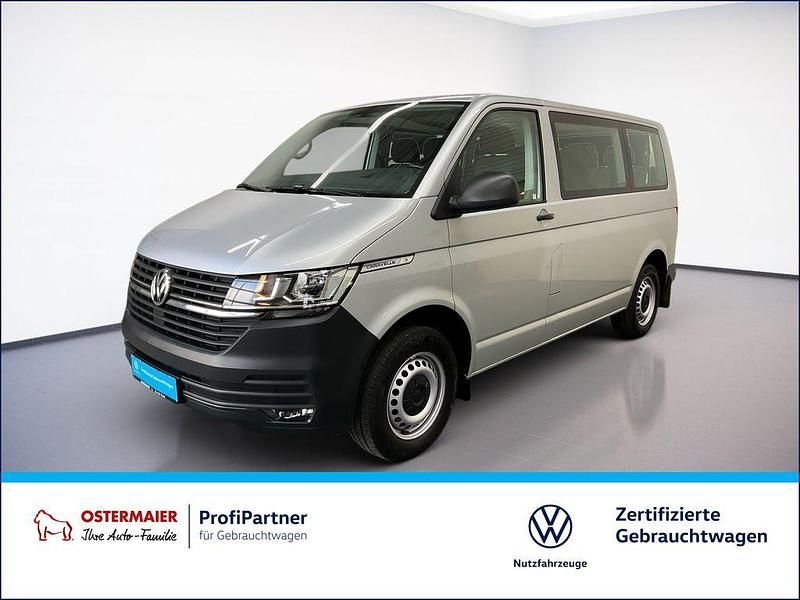 Silber Gebraucht 2023 VW Caravelle Trendline Van / Kleinbus | 39.690 € (Guter Preis) - Bild 1/4