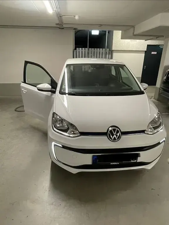 Second-hand VW e-up! 61 kW (83 CP) 2021 Alb Hatchback