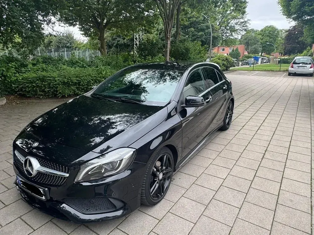 Gebraucht Mercedes A200 AMG line 156 PS (114 kW) 2016 Schwarz Kleinwagen