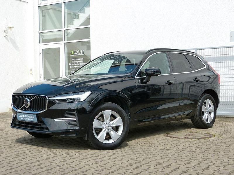 Gebraucht Volvo XC60 Momentum 197 PS (144 kW) 2022 Schwarz SUV