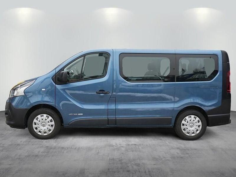 Gebraucht Renault Trafic Expression 125 PS (91 kW) 2017 Panoramablau Van / Kleinbus