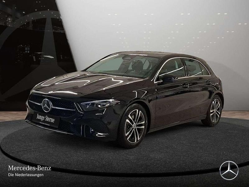 Gebraucht Mercedes A200 Advanced 150 PS (110 kW) 2025 Schwarz Limousine