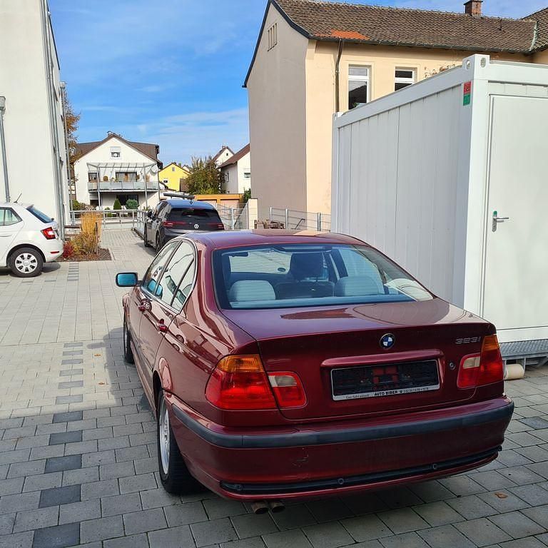Gebraucht BMW 323 170 PS (125 kW) 1999 Rot Limousine