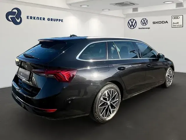 Gebraucht Skoda Octavia Style 150 PS (110 kW) 2022 Schwarzmagic perleffekt Kombi