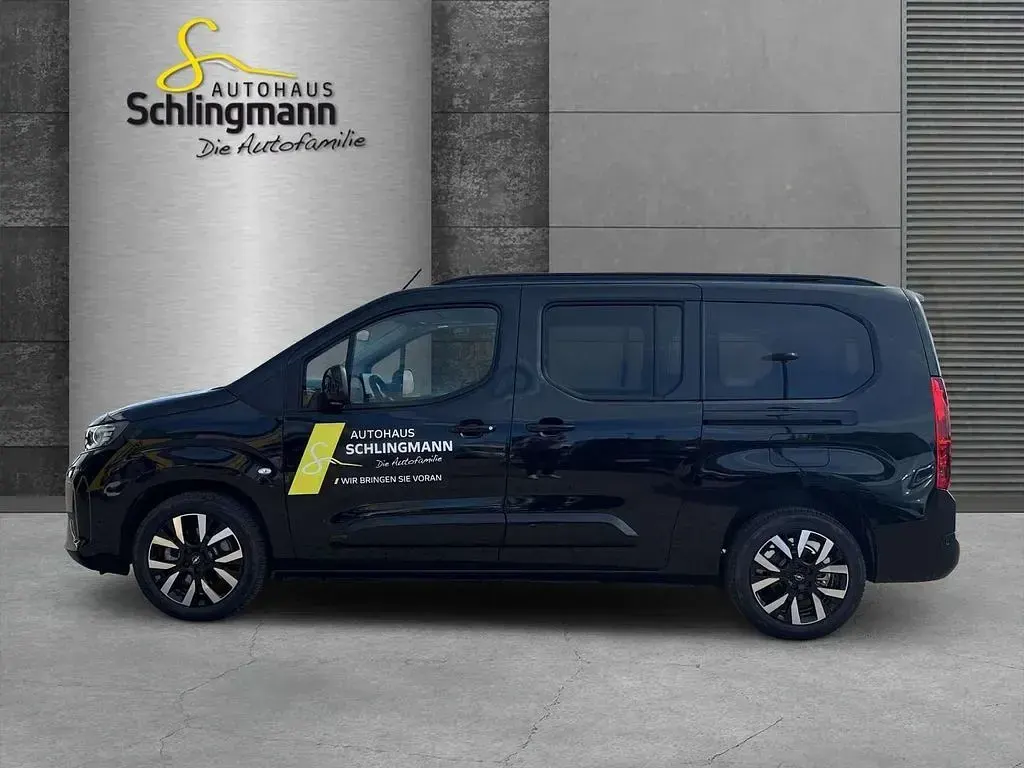 Nowe Opel Combo 131 KM (96 kW) 2026 Czarny Minivan