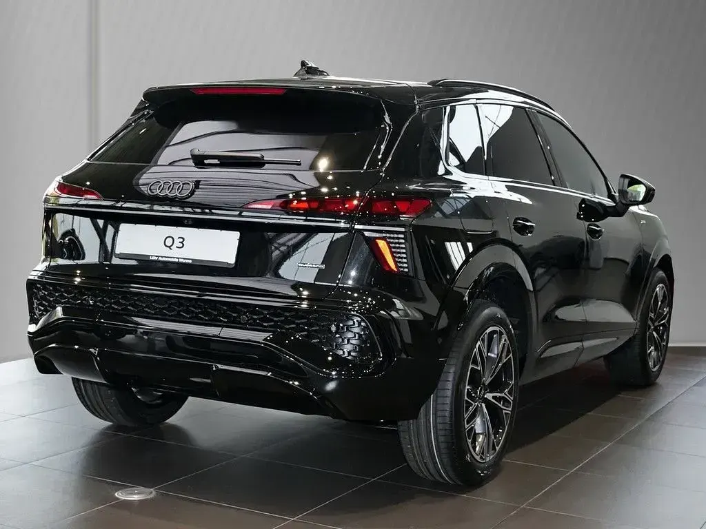 Gebraucht Audi Q3 Sport 265 PS (194 kW) 2026 Schwarz SUV