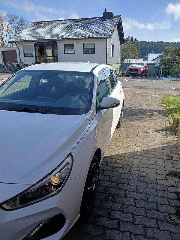 Gebraucht Hyundai i30 101 PS (74 kW) 2018 Kombi