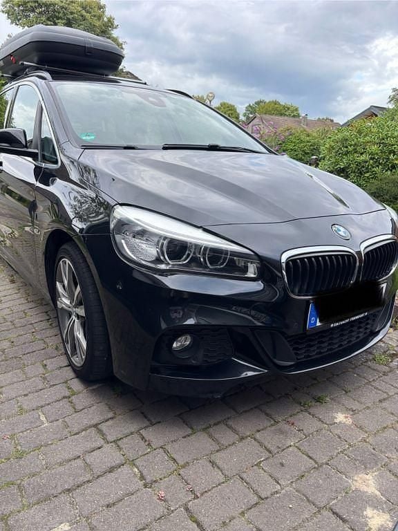 Schwarz Gebraucht 2017 BMW 218 Gran Tourer M Sport Van / Kleinbus | 15.000 € (Guter Preis) - Bild 1/4