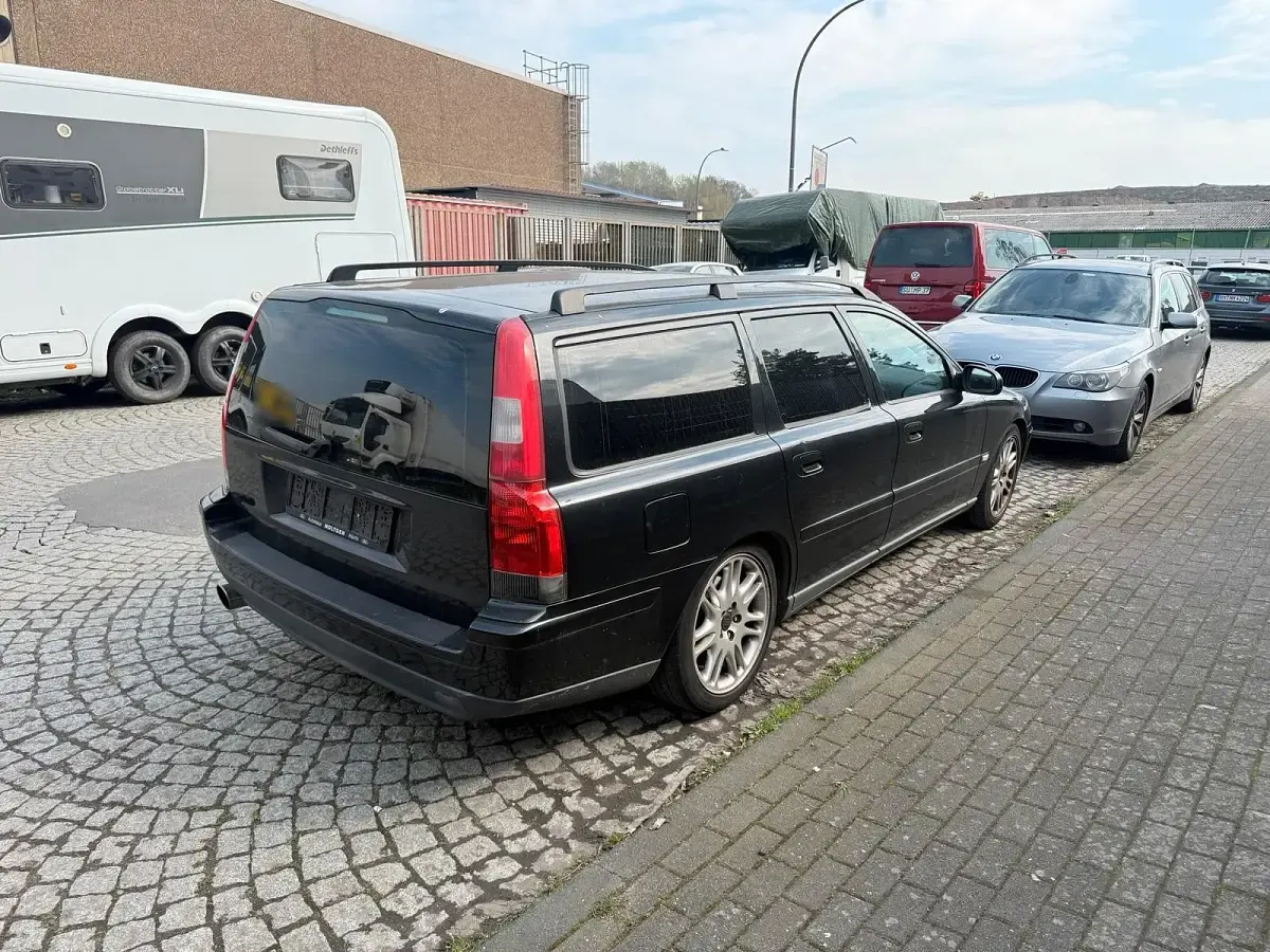 Używany Volvo V70 200 KM (147 kW) 2003 Czarny Kombi