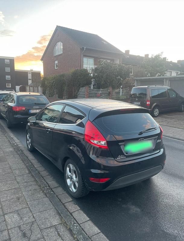 Gebraucht Ford Fiesta 96 PS (70 kW) 2009 Schwarz Kleinwagen