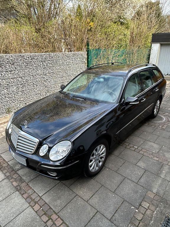Gebraucht Mercedes E200 Elegance 184 PS (135 kW) 2009 Schwarz Kombi