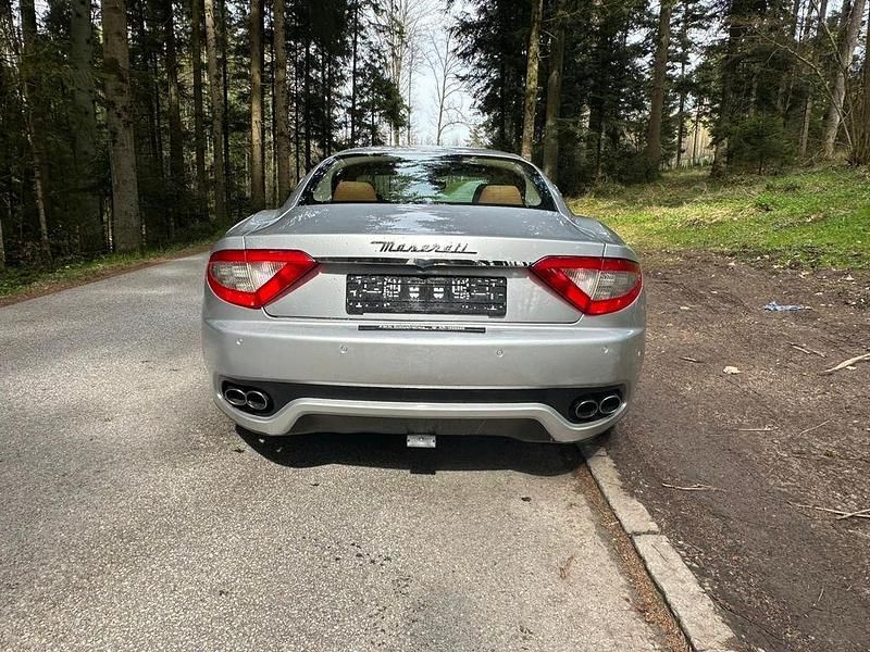 Gebraucht Maserati Granturismo 405 PS (297 kW) 2012 Grau Coupé