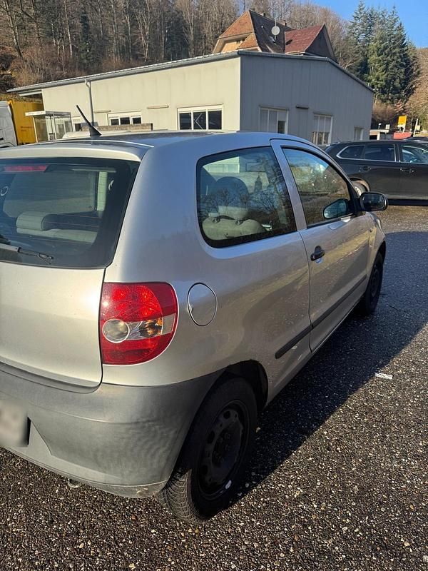Second-hand VW Fox Basis 54 CP (39 kW) 2007 Argintiu Hatchback