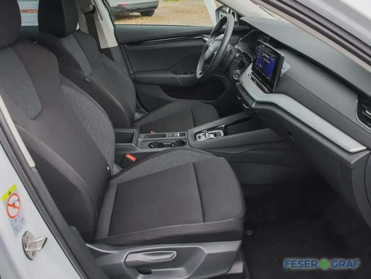 Gebraucht Skoda Octavia Essence 116 PS (85 kW) 2025 Moon weiss perleffekt Kombi