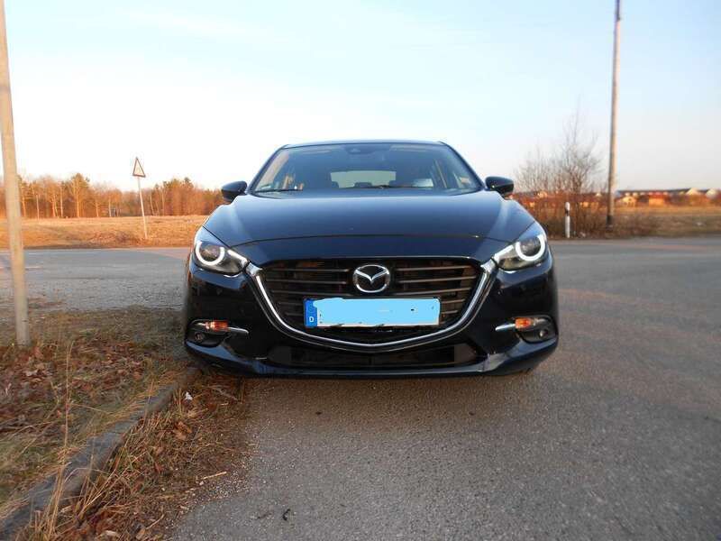 Blau Gebraucht 2017 Mazda 3 Exclusive-Line Limousine | 15.500 € (Fairer Preis) - Bild 1/4