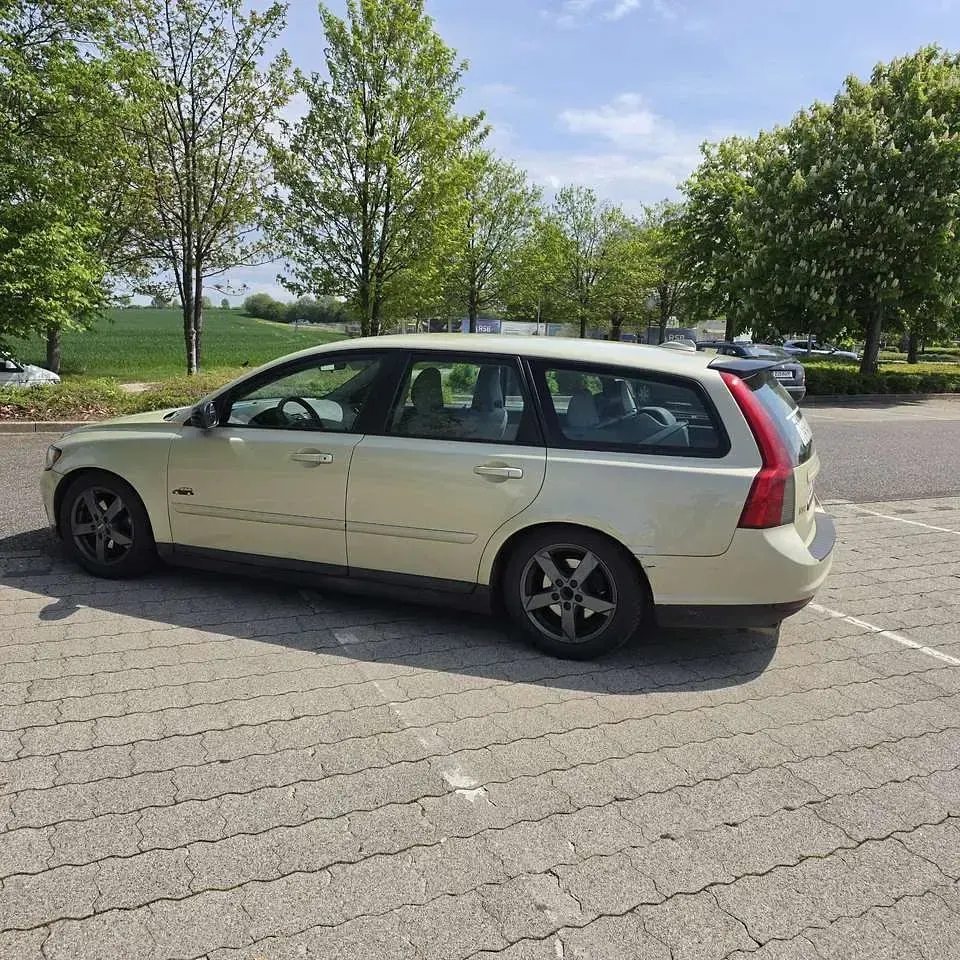Second-hand Volvo V50 109 CP (80 kW) 2008 Verde Break