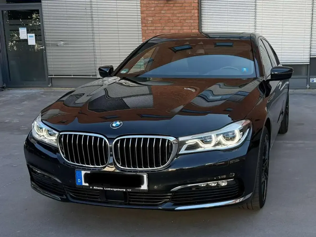 Gebraucht BMW 730L 265 PS (194 kW) 2018 Schwarz Limousine