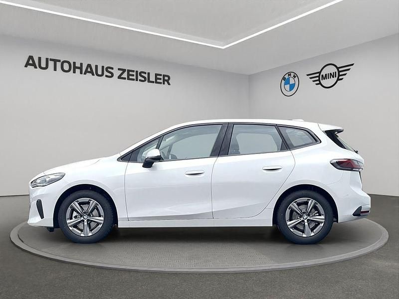 Gebraucht BMW 220 Active Tourer 156 PS (114 kW) 2025 Mineralweiß Van / Kleinbus