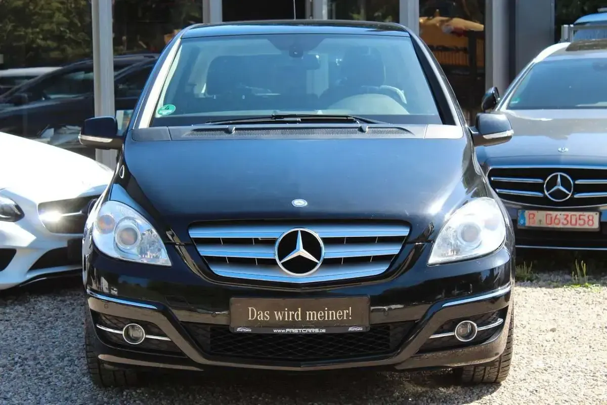 Gebraucht Mercedes B160 95 PS (69 kW) 2011 Schwarz Kleinwagen