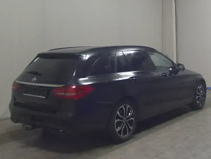 Gebraucht Mercedes C220 Avantgarde 194 PS (142 kW) 2020 Schwarz Kombi