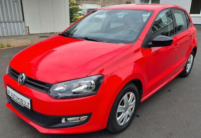 Flashrot Gebraucht 2013 VW Polo Trendline Limousine | 2.990 € (Guter Preis) - Bild 1/4
