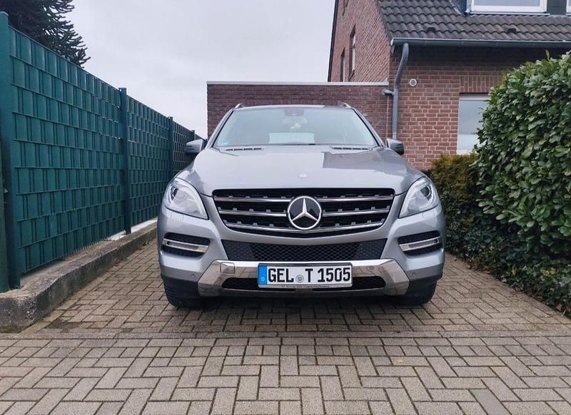 Gebraucht Mercedes ML350 258 PS (189 kW) 2014 Grau SUV