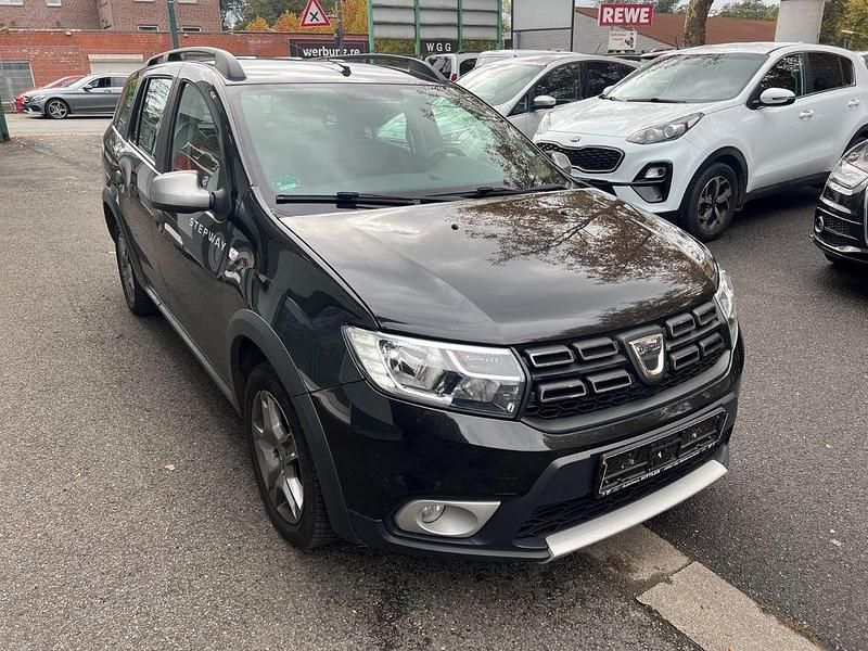 Schwarz Gebraucht 2017 Dacia Logan MCV Stepway Kombi | 6.499 € (Guter Preis) - Bild 1/4
