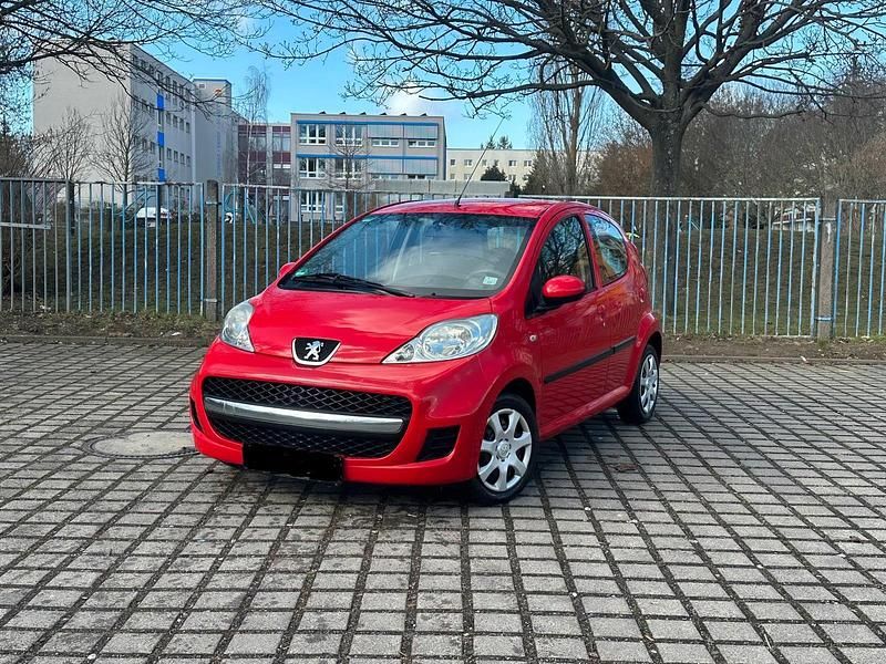 Gebraucht Peugeot 107 68 PS (50 kW) 2009 Rot Kleinwagen