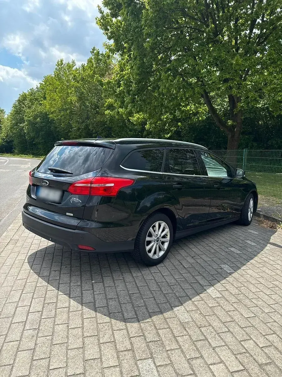 Usado Ford Focus 125 CV (91 kW) 2017 Negro Familiar