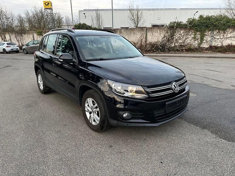 Schwarz Gebraucht 2012 VW Tiguan Trendline SUV | 8.450 € (Guter Preis) - Bild 1/4