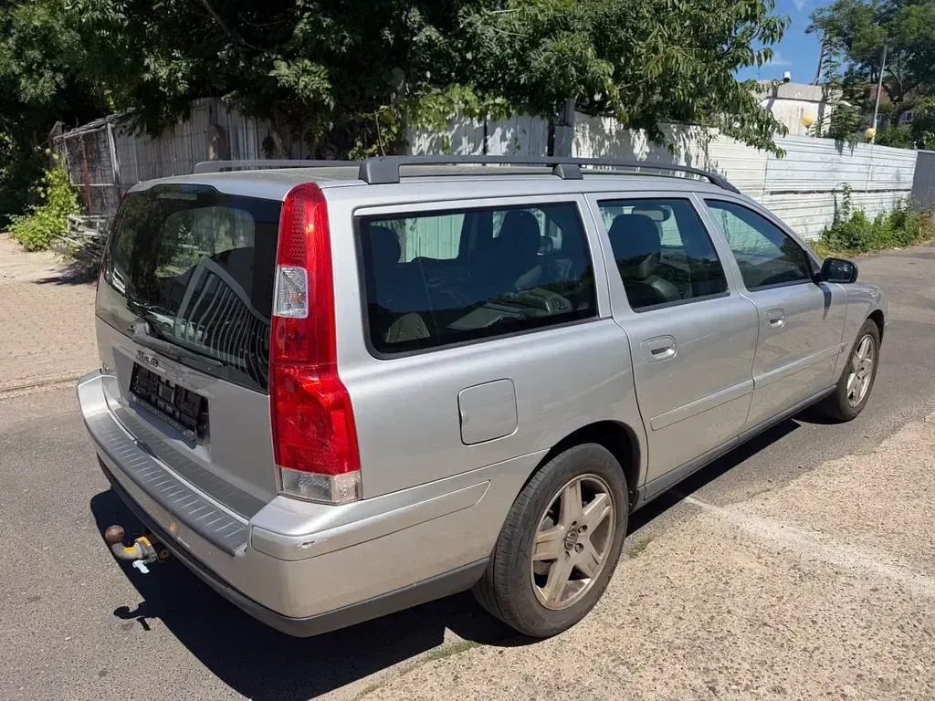 Gebraucht Volvo V70 Kinetic 185 PS (136 kW) 2006 Silber Kombi