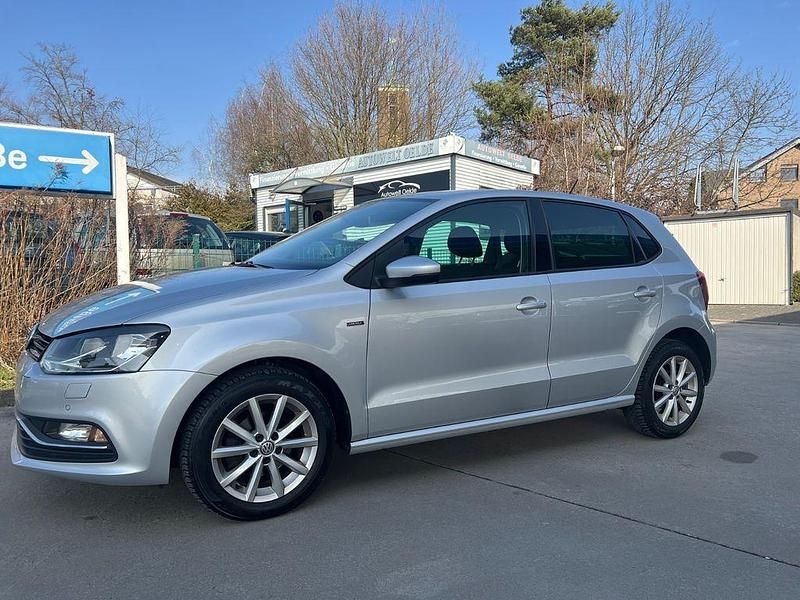 Gebraucht VW Polo LOUNGE 90 PS (66 kW) 2016 Silber Limousine