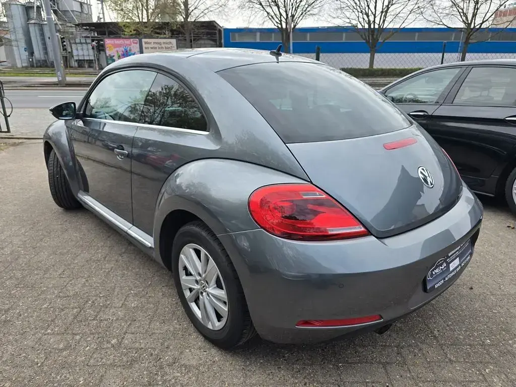 Gebraucht VW Beetle 105 PS (77 kW) 2012 Grau Kleinwagen