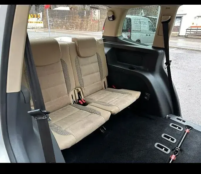 Gebraucht VW Touran Highline 170 PS (125 kW) 2012 Weiß Van / Kleinbus