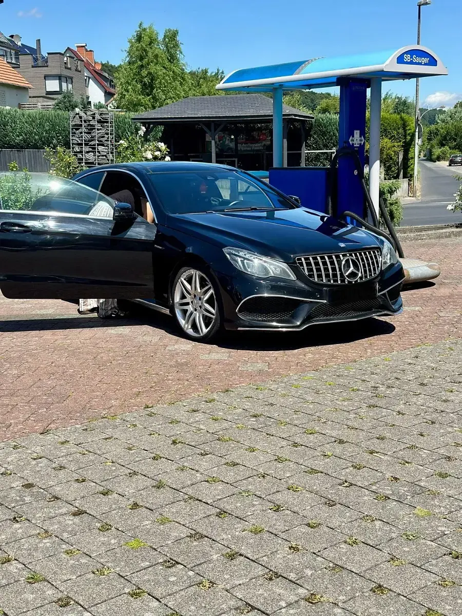 Gebraucht Mercedes E350 AMG 252 PS (185 kW) 2013 Schwarz Coupé