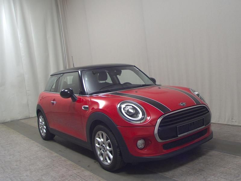 Gebraucht Mini Cooper 136 PS (100 kW) 2019 Rot Kleinwagen